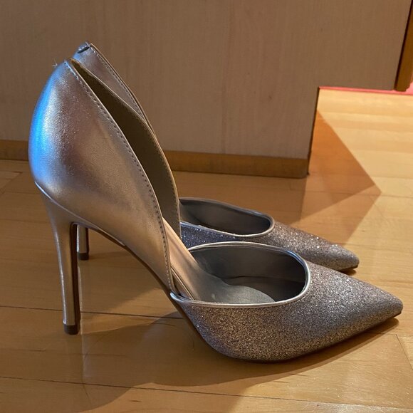 Marc Fisher's Chrysta2 Silver Heels in Size 7.5 - Picture 2 of 2